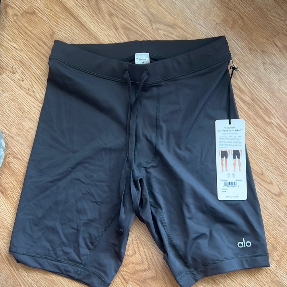ALO YOGA warrior compression short men/women